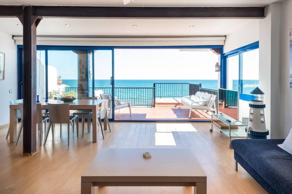 דירות טראגונה ¡Impactante Apartamento A Cero Linea De Mar! מראה חיצוני תמונה